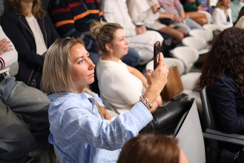 НЕДЕЛЯ ДИЗАЙНА 2025. Лекция в салоне интерьера Караван, 17 октября.