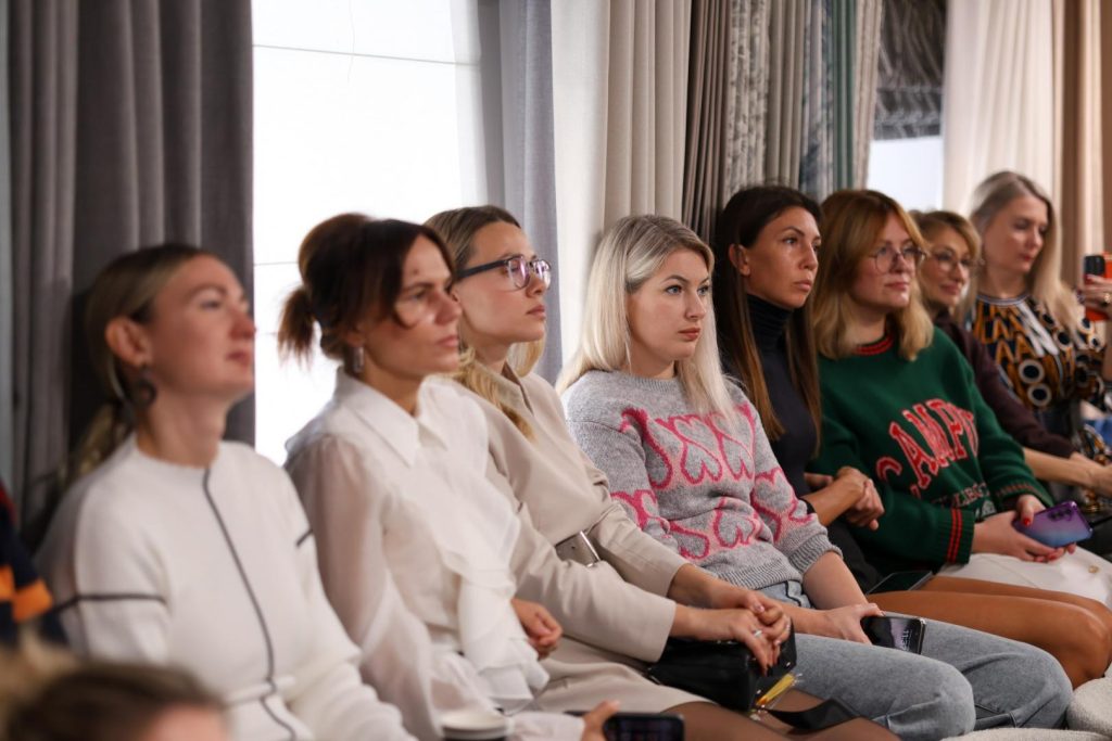 НЕДЕЛЯ ДИЗАЙНА 2025. Лекция в салоне интерьера Караван, 17 октября.