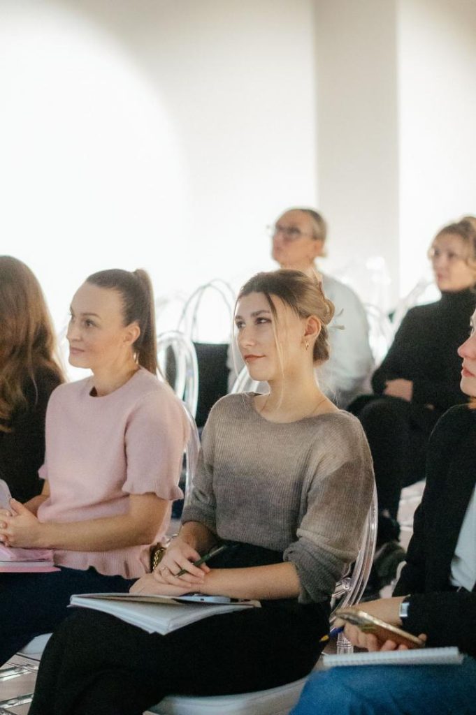 Практикум «Ступеней» по дизайну гостиной в Garda Decor, 4 декабря 2025 г.