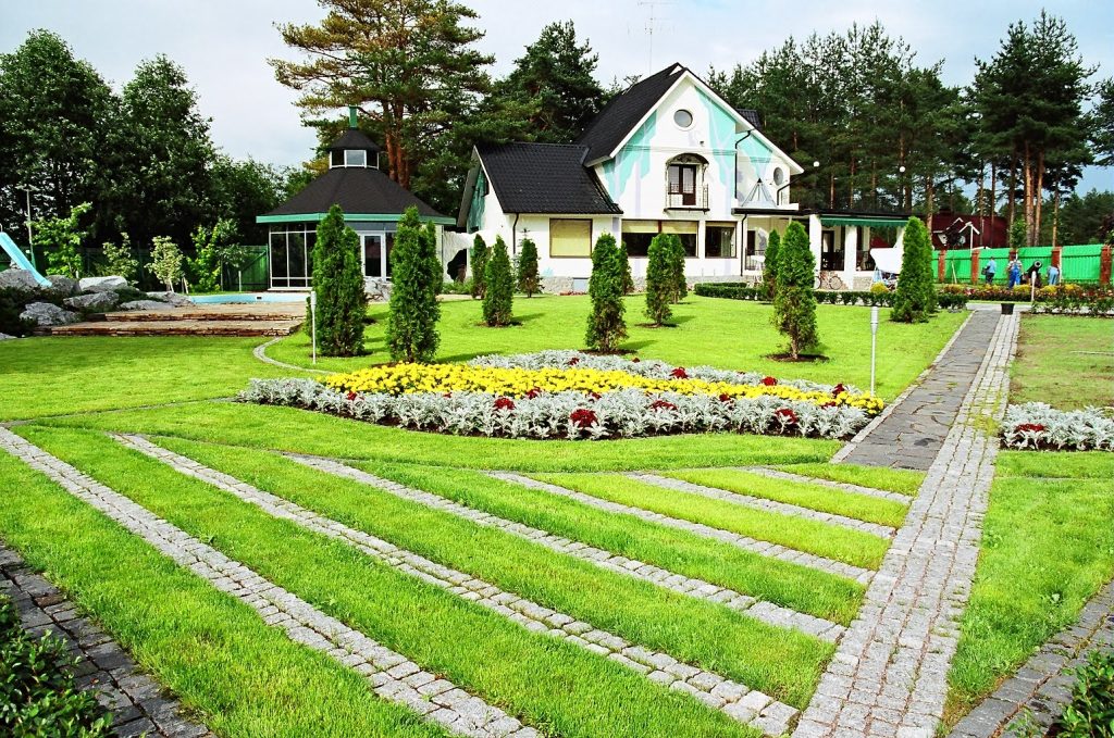 Частный сад в п. Ленинское, г. Санкт-Петербург - изображение 8