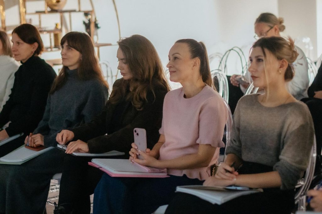 Практикум «Ступеней» по дизайну гостиной в Garda Decor, 4 декабря 2025 г.