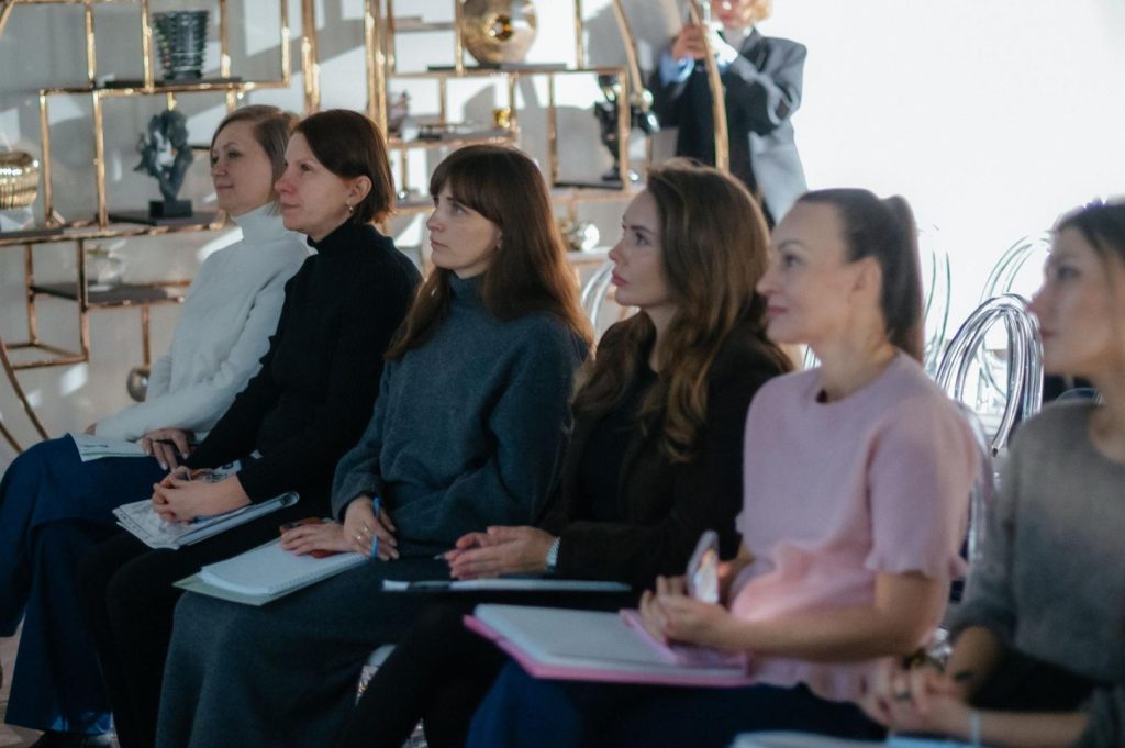 Практикум «Ступеней» по дизайну гостиной в Garda Decor, 4 декабря 2025 г.