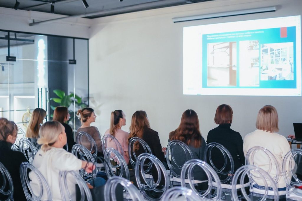 Практикум «Ступеней» по дизайну гостиной в Garda Decor, 4 декабря 2025 г.