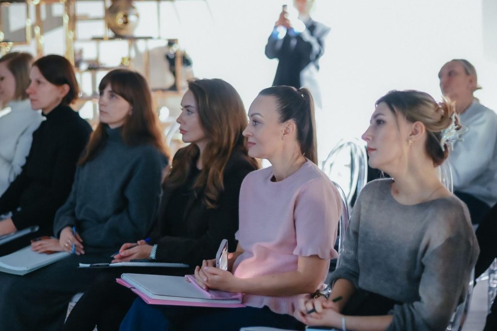 Практикум «Ступеней» по дизайну гостиной в Garda Decor, 4 декабря 2025 г.